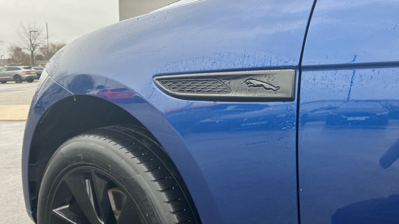 Jaguar F-Pace 2.0 D200 R-Dynamic Black 5dr Auto AWD Diesel Estate